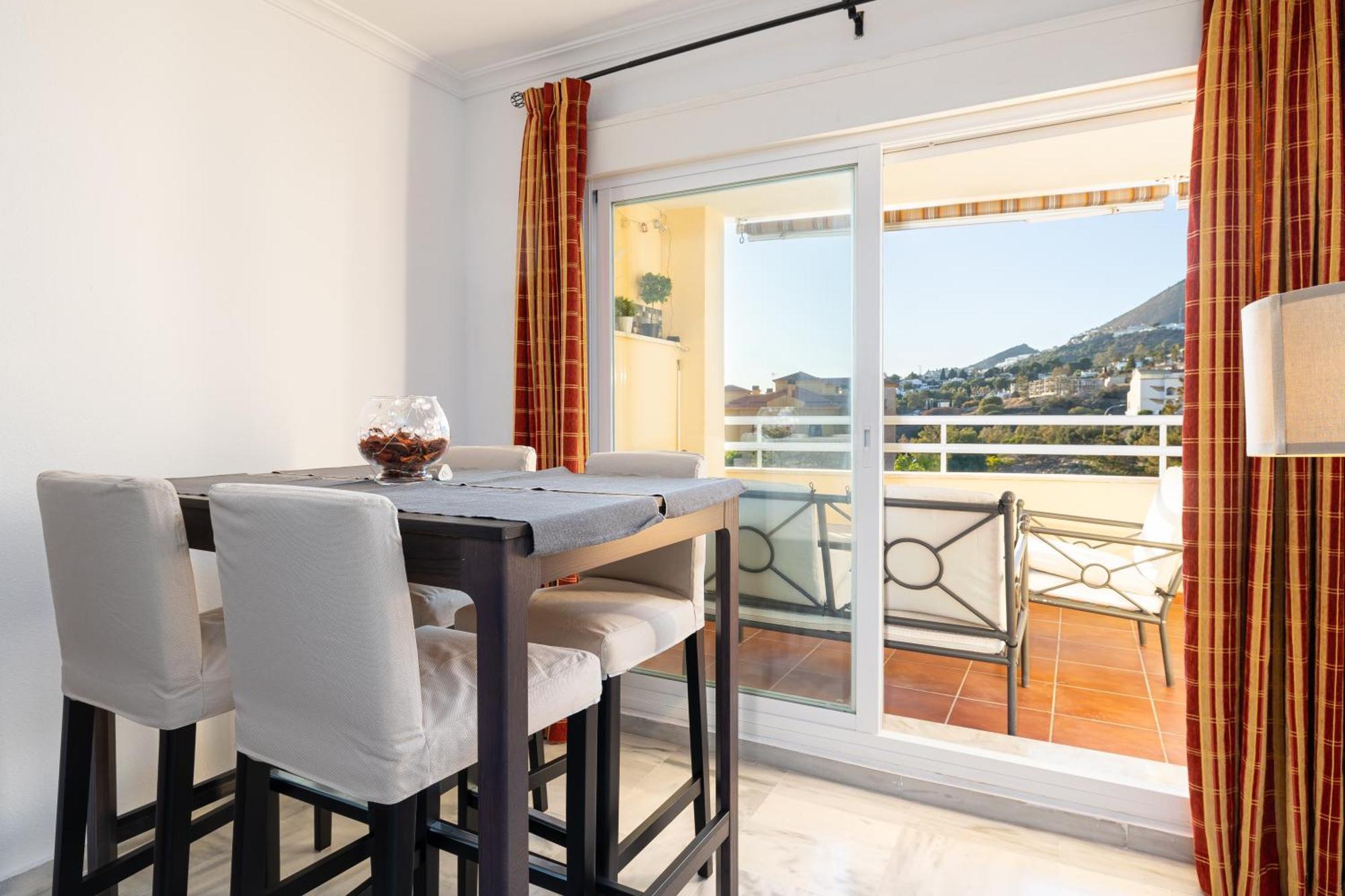 Holidays2Nueva Torrequebrada 2 Bedrooms And 2 Bathrooms, Terrace, Community Pool And Garage بينالماذينا المظهر الخارجي الصورة